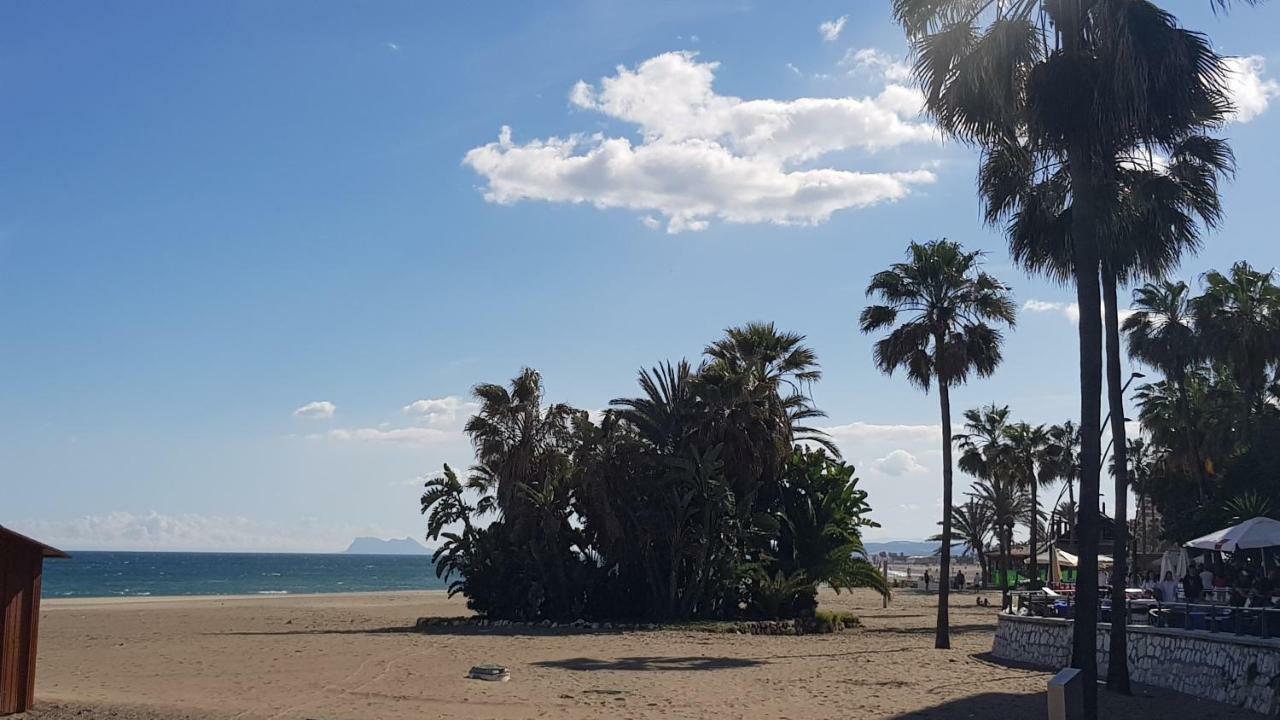Céntrico Frente A La Playa. Apartamento Estepona
